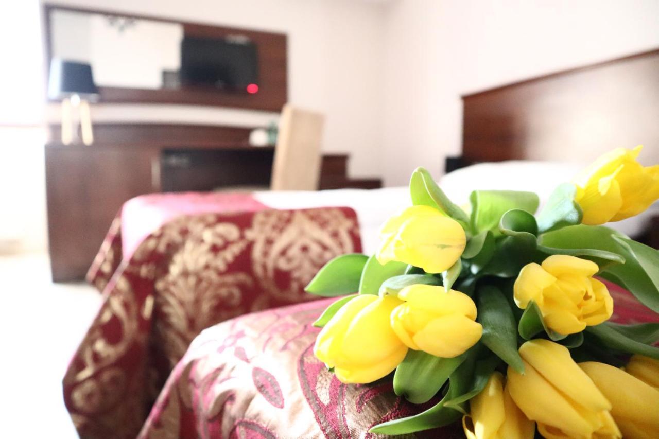 Aparthotel Ekspresja Nakło nad Notecią Екстериор снимка